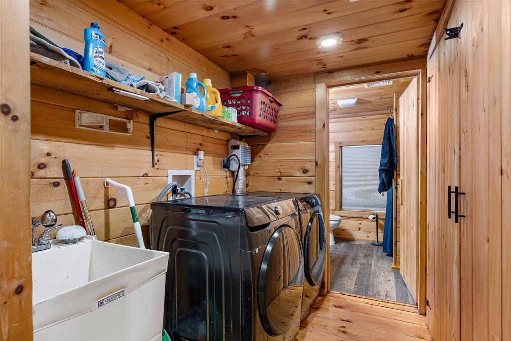 8 Oakwood Rd, Brimfield, MA Photo #16