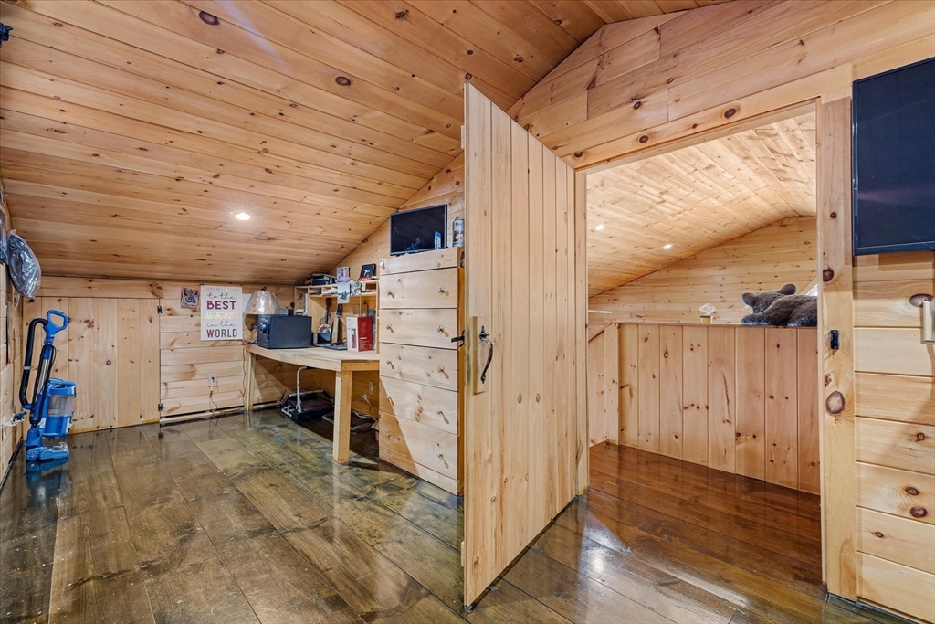 8 Oakwood Rd, Brimfield, MA Photo #21