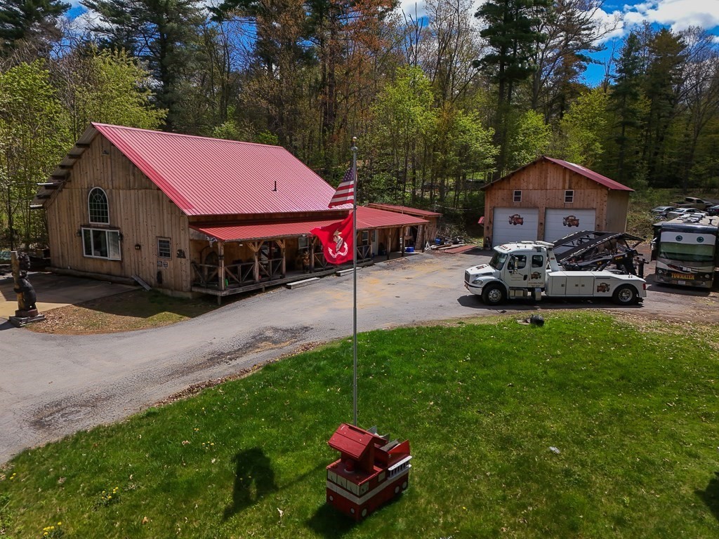 8 Oakwood Rd, Brimfield, MA Photo #2
