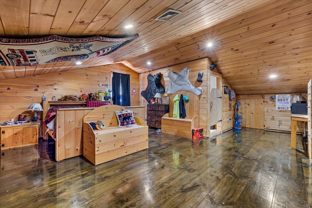 8 Oakwood Rd, Brimfield, MA Photo #20