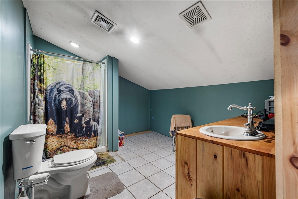 8 Oakwood Rd, Brimfield, MA Photo #22
