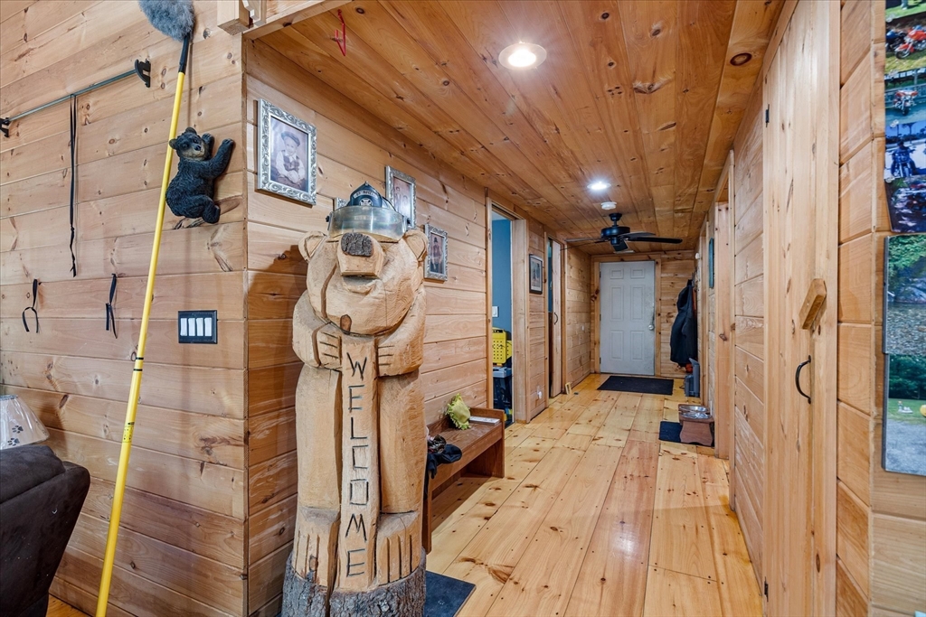 8 Oakwood Rd, Brimfield, MA Photo #11