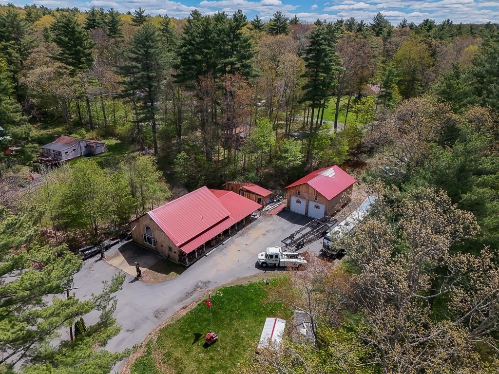 8 Oakwood Rd, Brimfield, MA Photo #1