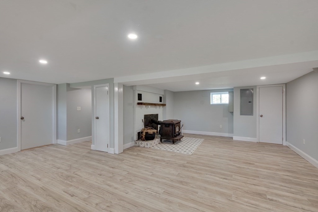 3 Walters Dr, Oxford, MA Photo #29