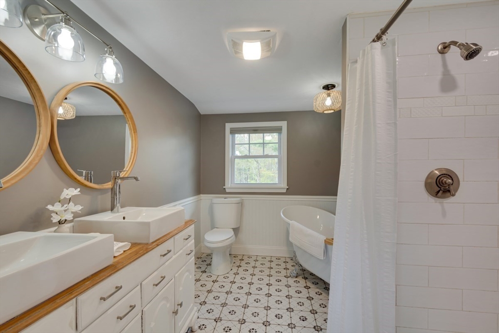 3 Walters Dr, Oxford, MA Photo #19