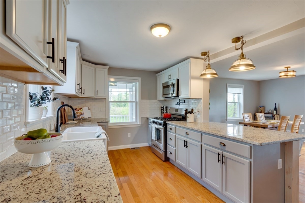 3 Walters Dr, Oxford, MA Photo #10