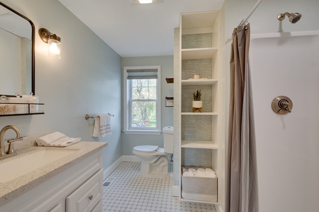 3 Walters Dr, Oxford, MA Photo #16