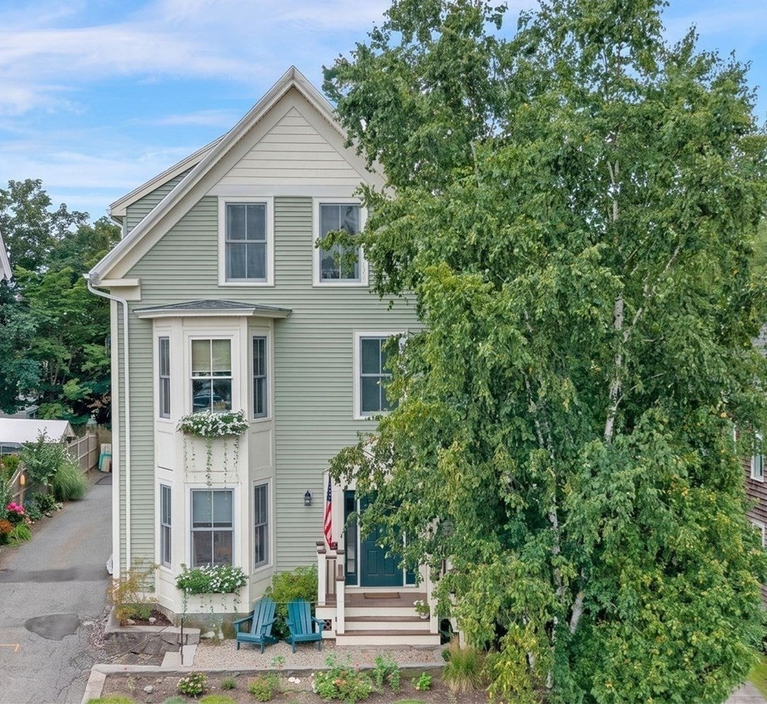 Photo of 26 Village Street, Marblehead, MA
