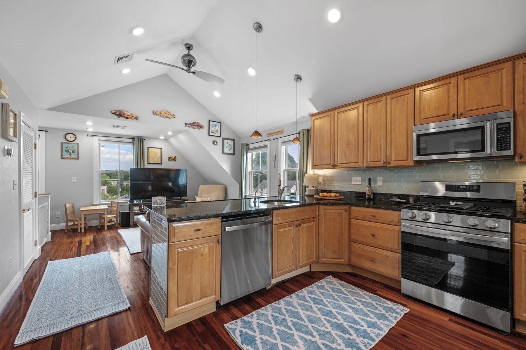 26 Village Street Unit 3, Marblehead, MA, 26 Village Street Unit 3, Marblehead, MA Photo #10