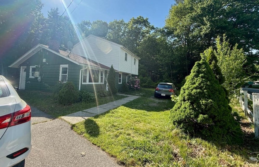 209 Carl Ave, Brockton MA 02302
