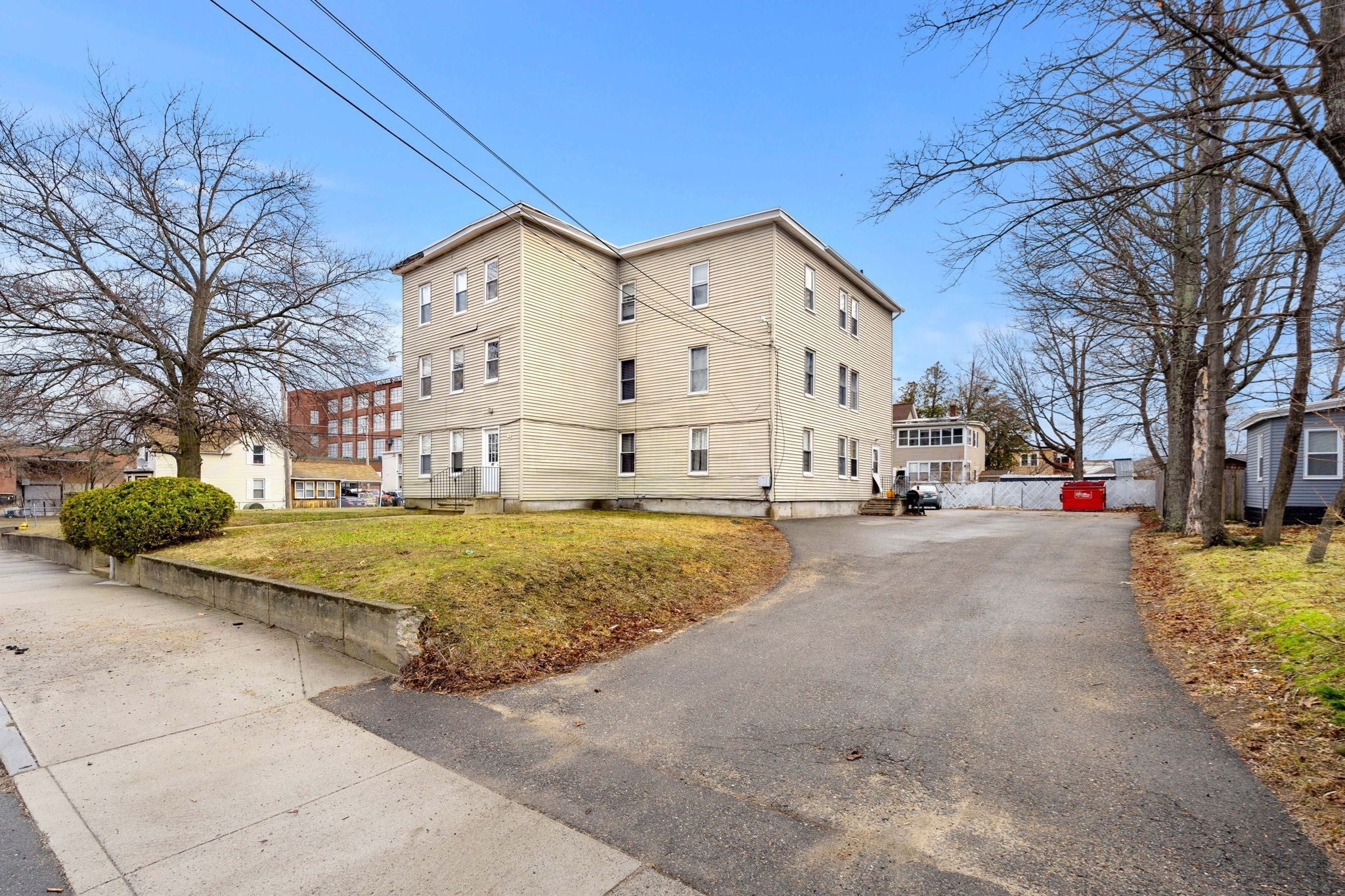 45 Laurel St