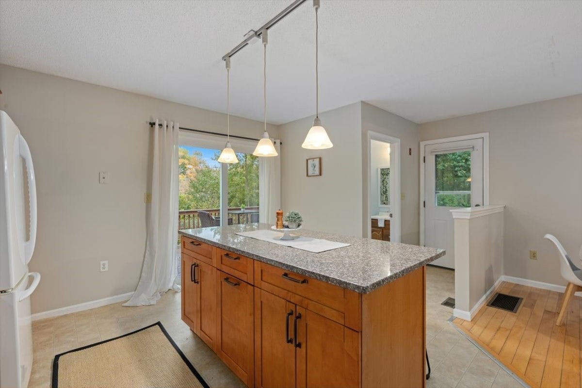 22 Riverbank Circle #22, Haverhill, MA Photo #18