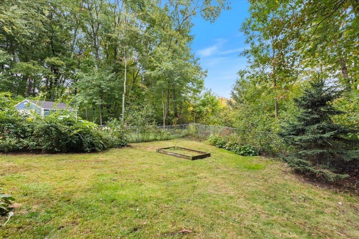 22 Riverbank Circle #22, Haverhill, MA Photo #38