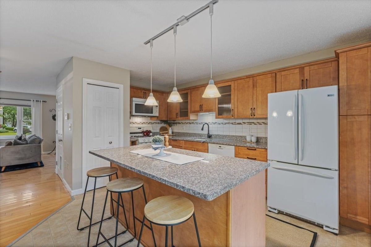 22 Riverbank Circle #22, Haverhill, MA Photo #15