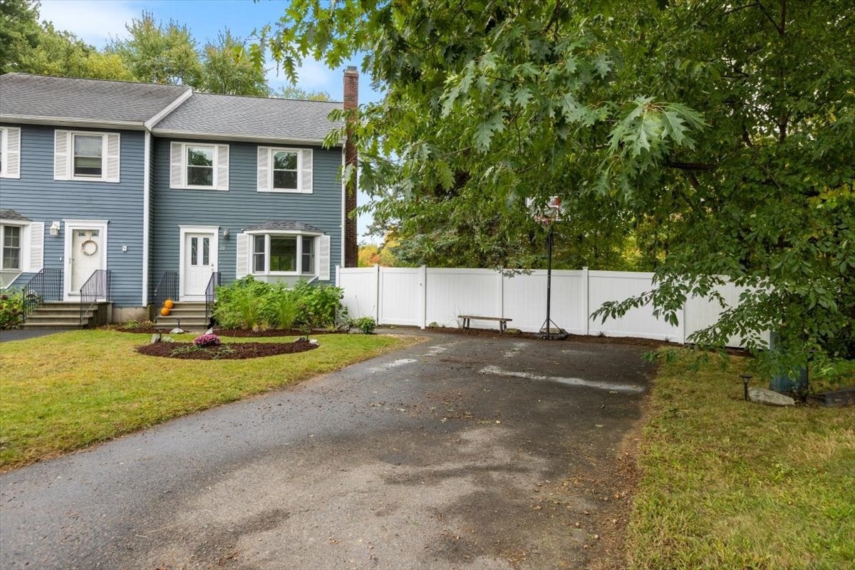 22 Riverbank Circle 22
