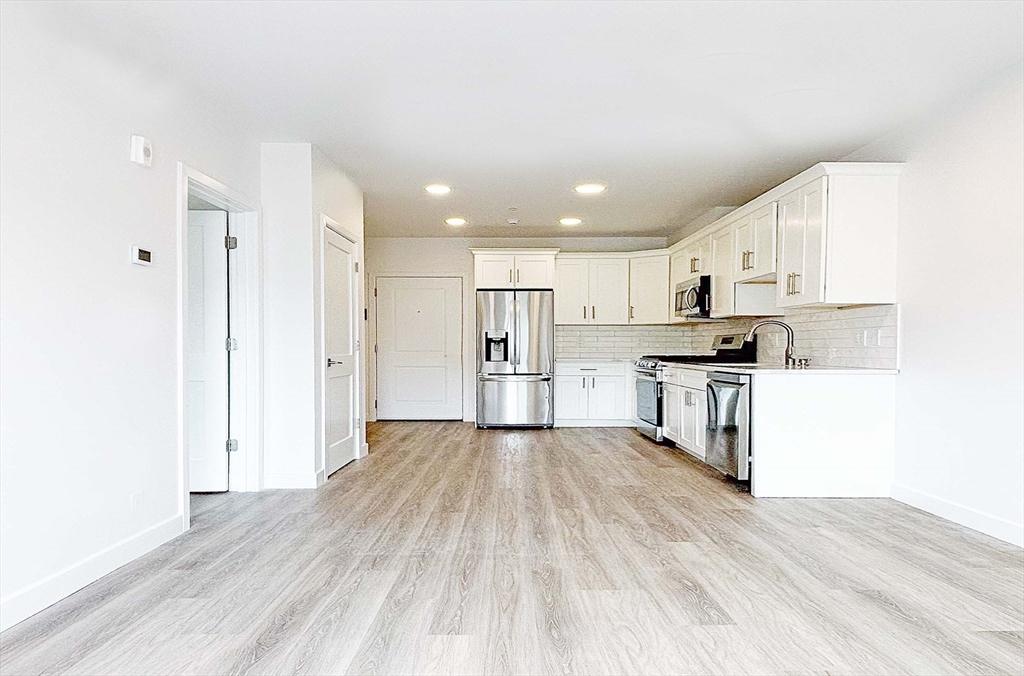 1133 North Shore Rd 205