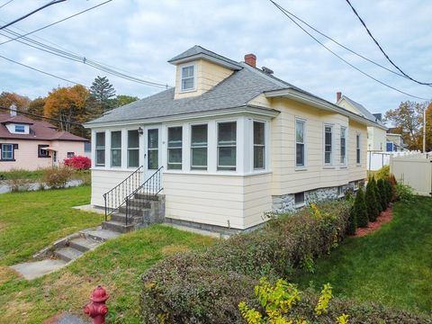 89 Edgewood Ave Methuen MA 01844