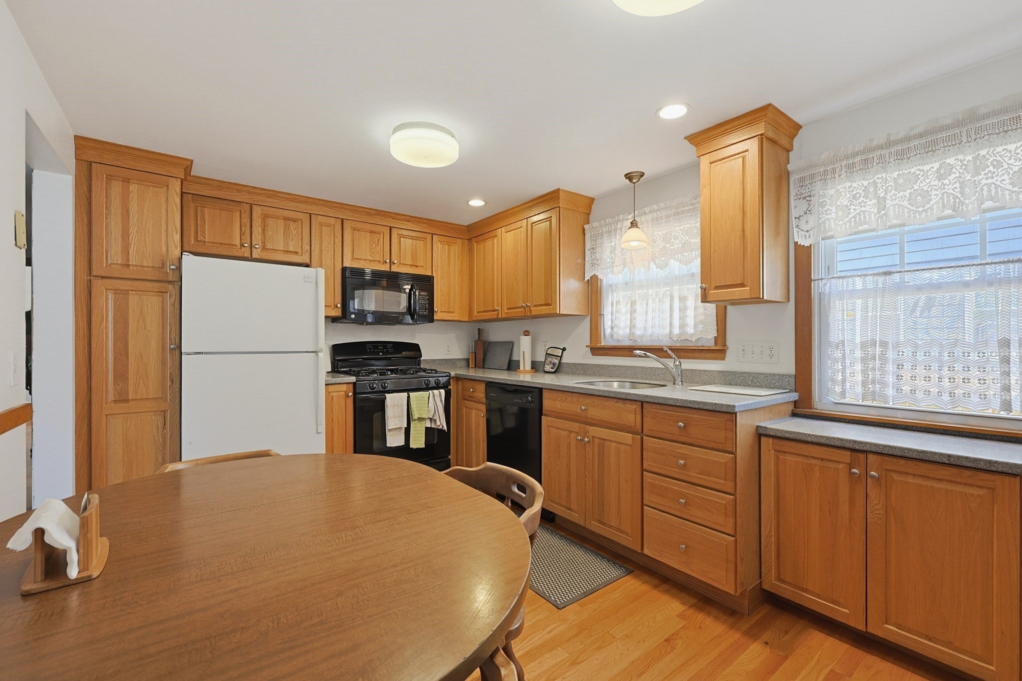 10 Meyer St, Boston, MA Photo #8
