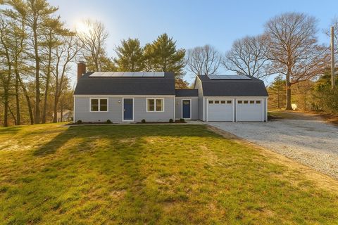 17 Fresh Pond Cir Plymouth MA 02360