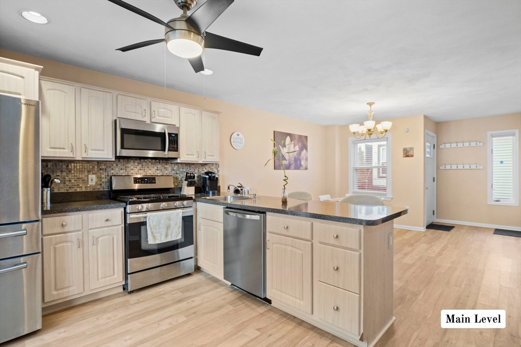 580 Bennington St 580