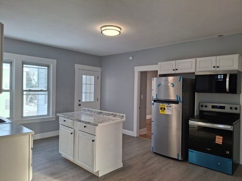 Photo of 14-18 Florence St #3, Leominster, MA 01453 (MLS # 73473331)
