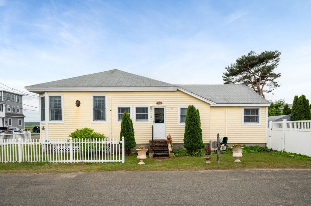 1 Carter Avenue