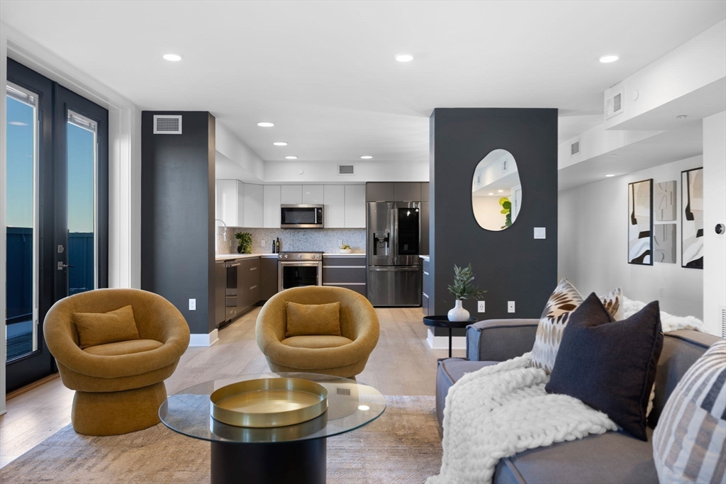 85 Willow Court PH501