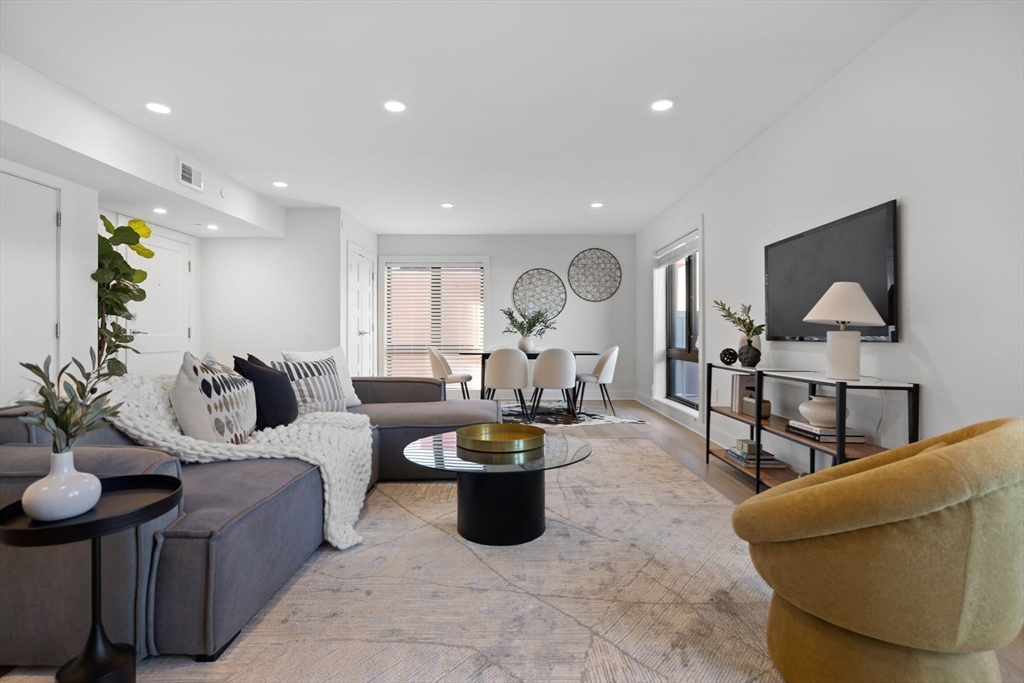 85 Willow Court PH501