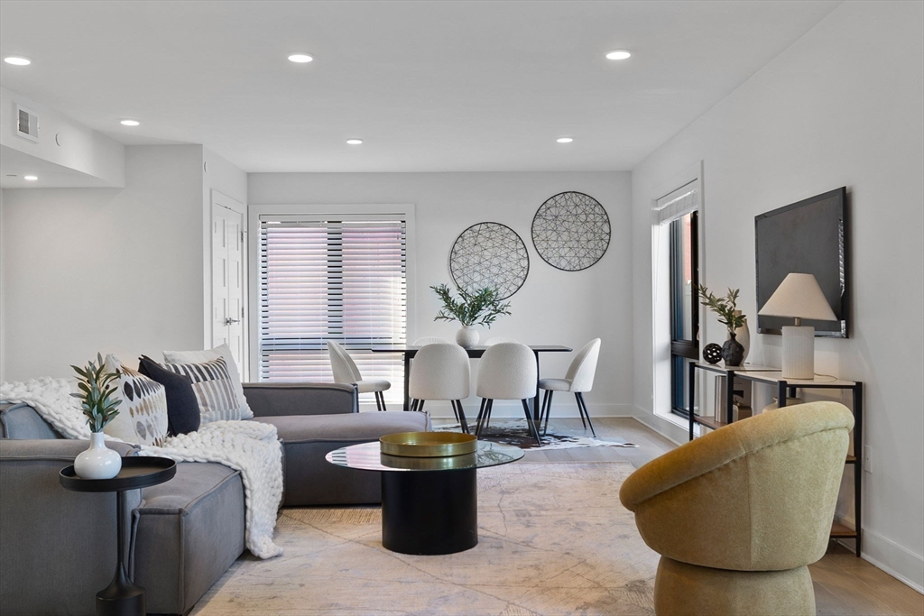 85 Willow Court PH501