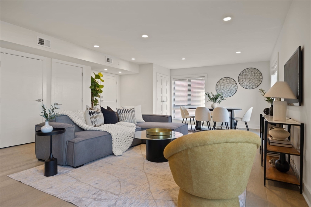 85 Willow Court PH501