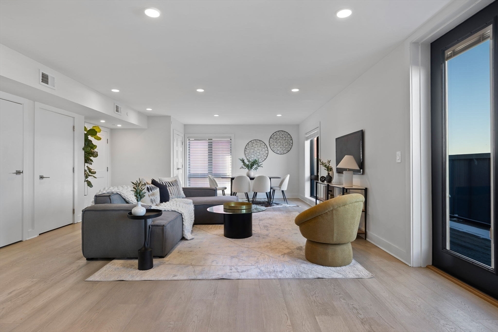 85 Willow Court PH501