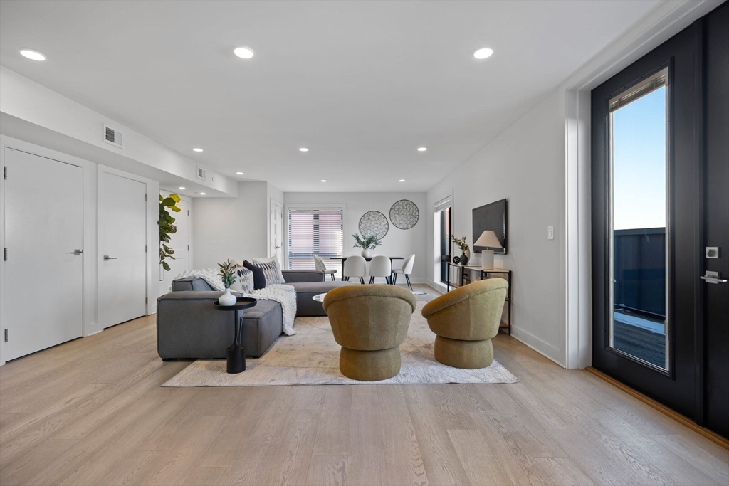 85 Willow Court PH501