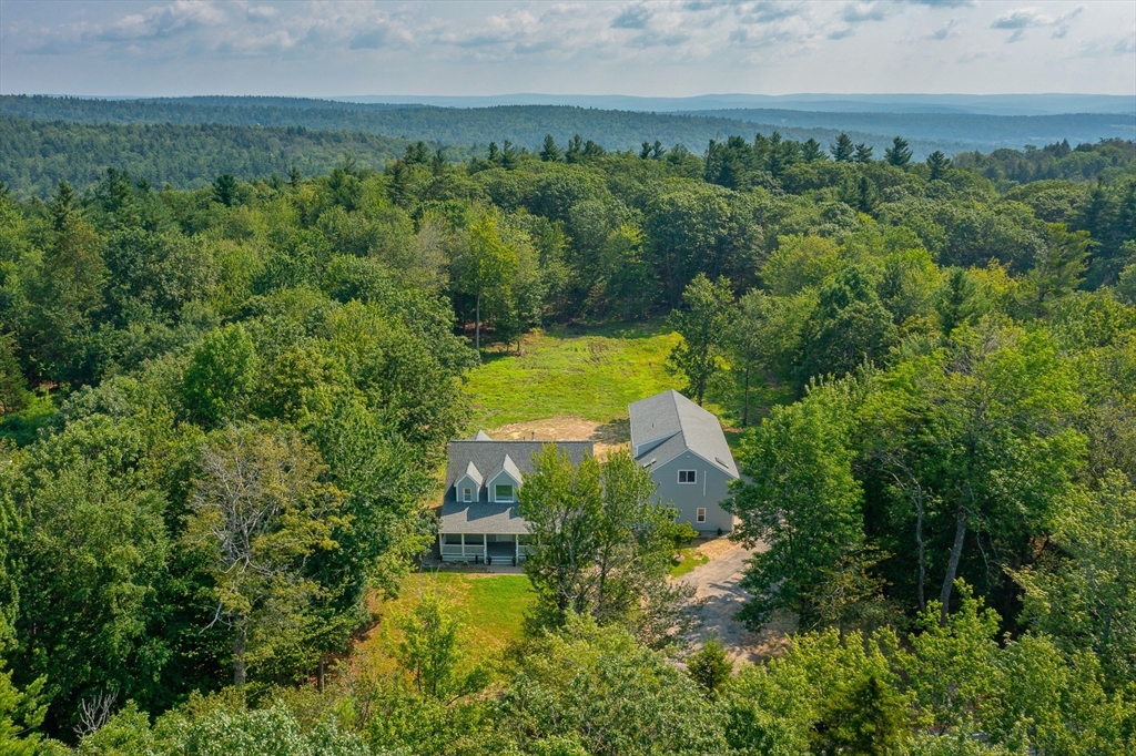 23 E Windsor Rd