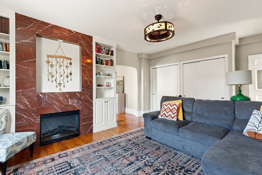 16 Dudley St 2