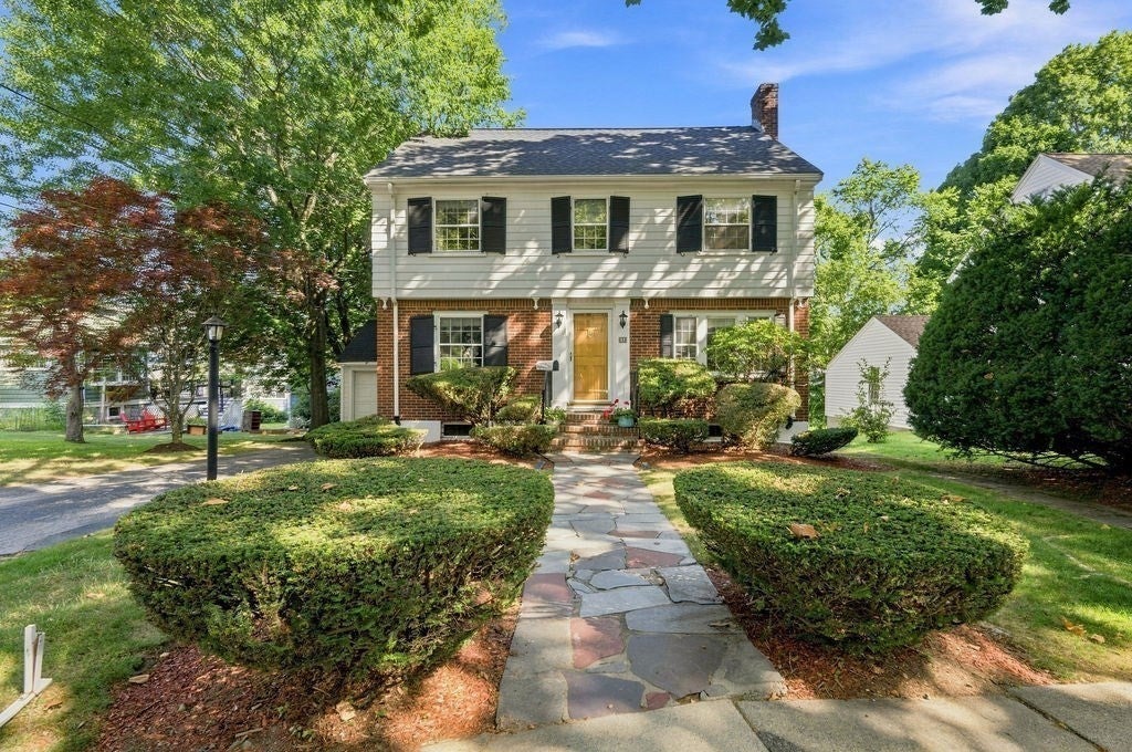 8 Carlson Circle
