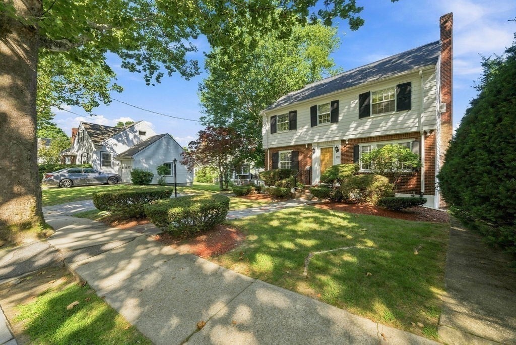 8 Carlson Circle