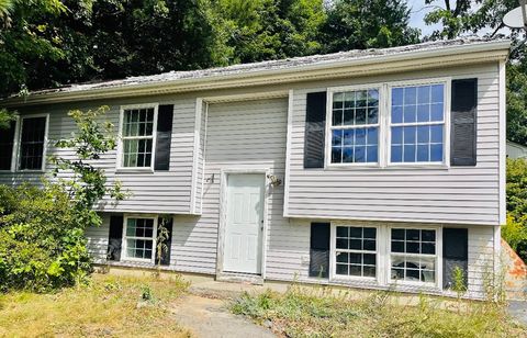 4 Hill Lane Shirley MA 01464