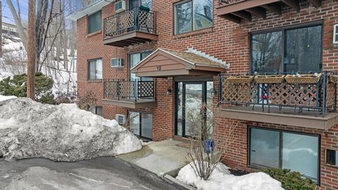 19 Maple St 21 Amesbury MA 01913