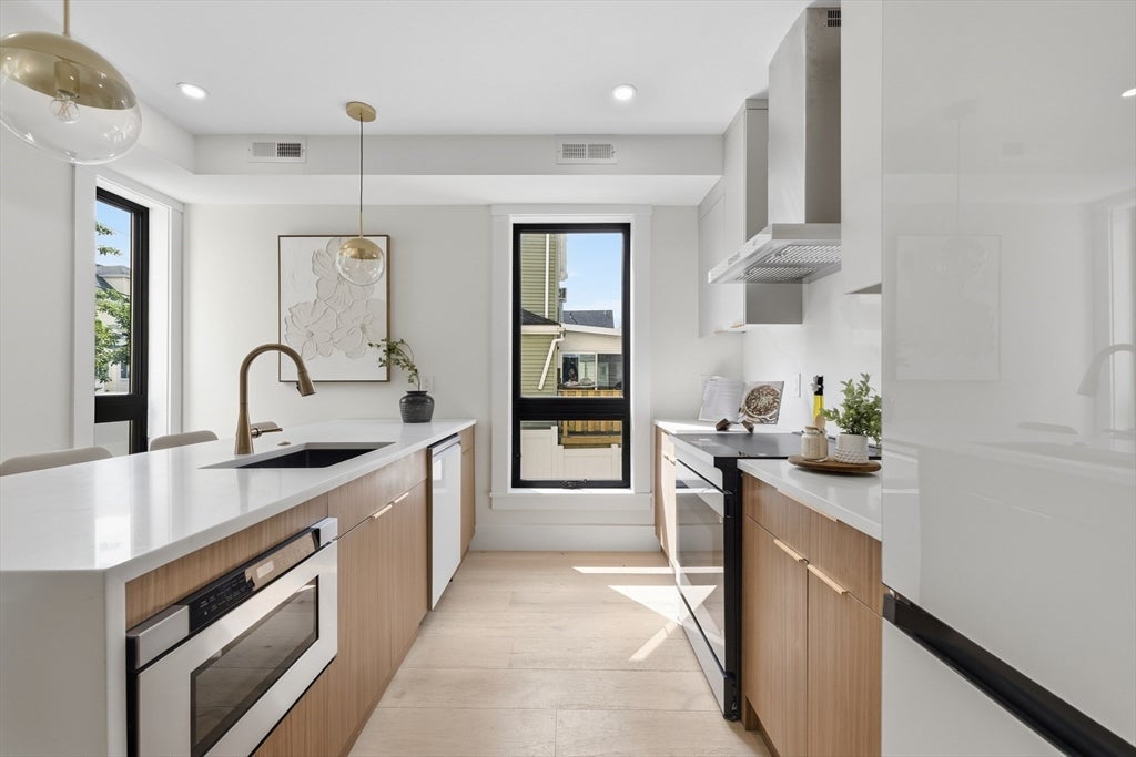 17 Holmes ST #1, Quincy, MA Photo #10
