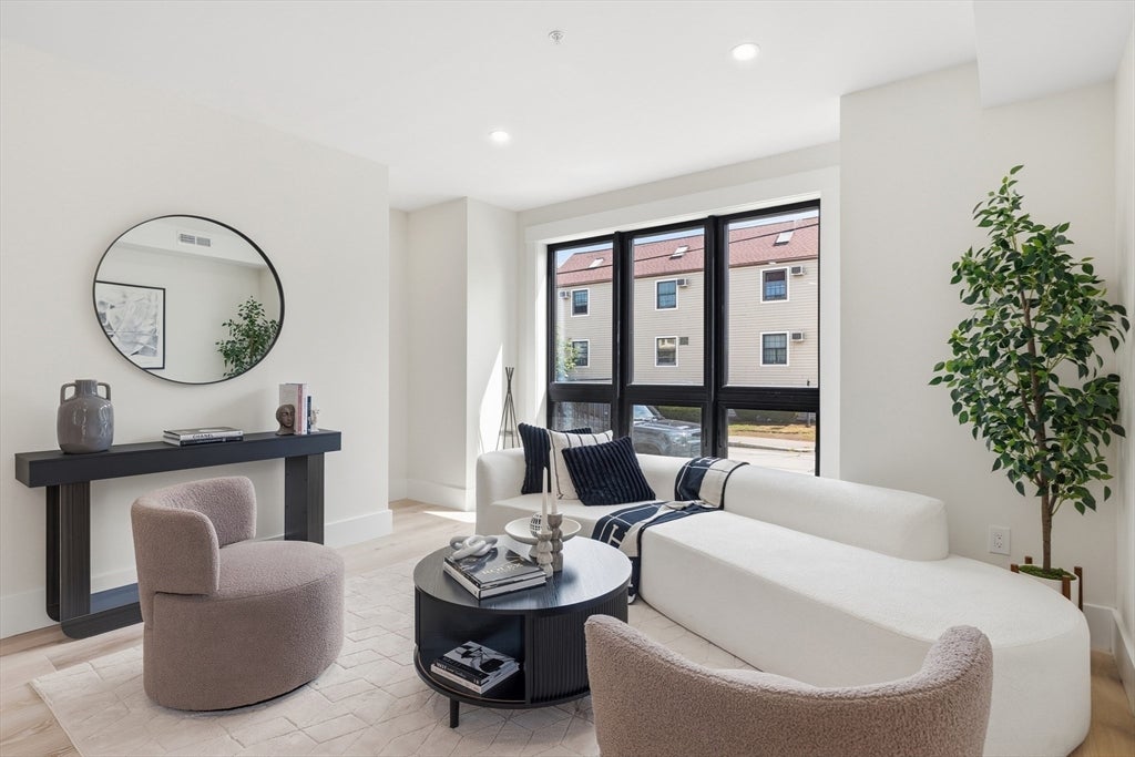 17 Holmes ST #1, Quincy, MA Photo #2