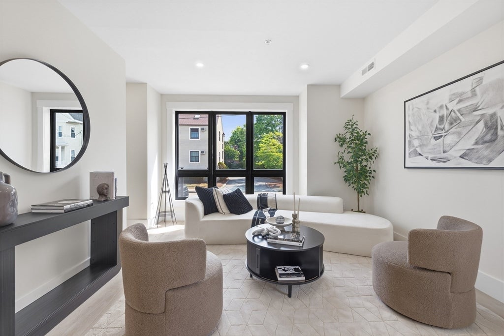 17 Holmes ST #1, Quincy, MA Photo #4