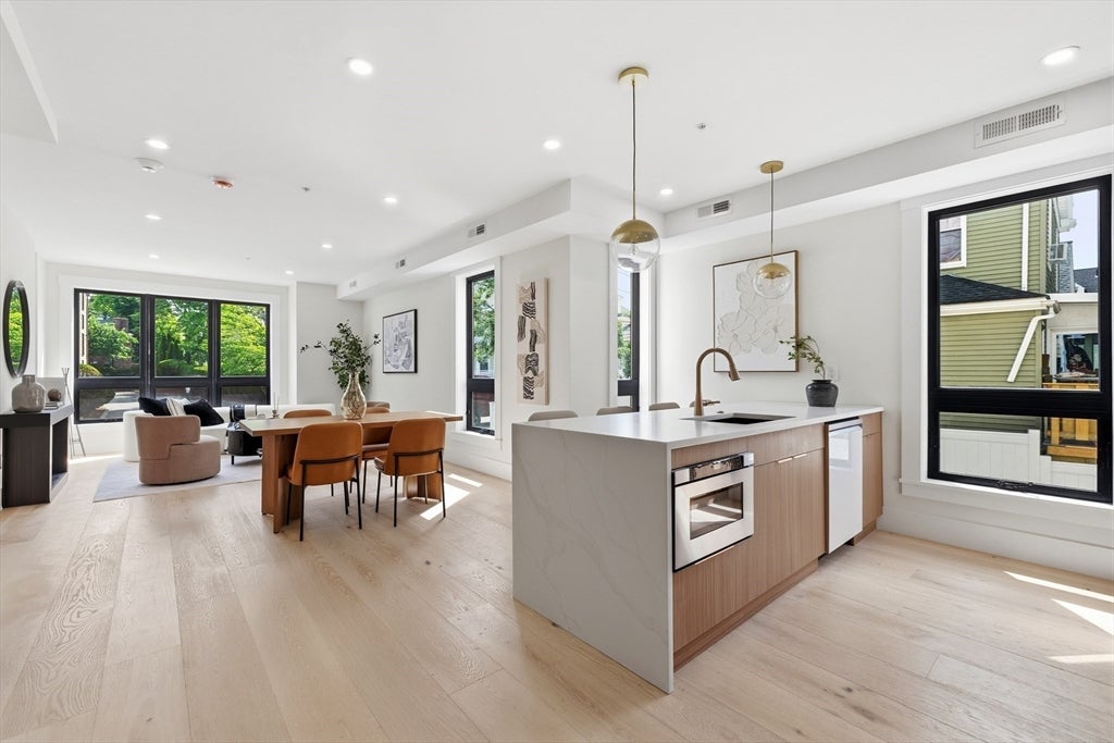Photo of 17 Holmes ST, Quincy, MA