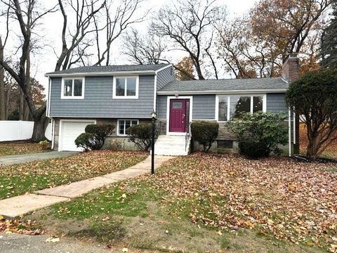 Photo of 11 Ashmont Road #11, Wellesley, MA 02481 (MLS # 73501037)