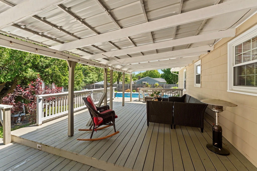 1 Redgate Ln
