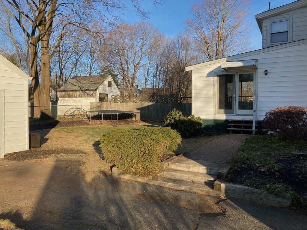 25 Forest Avenue