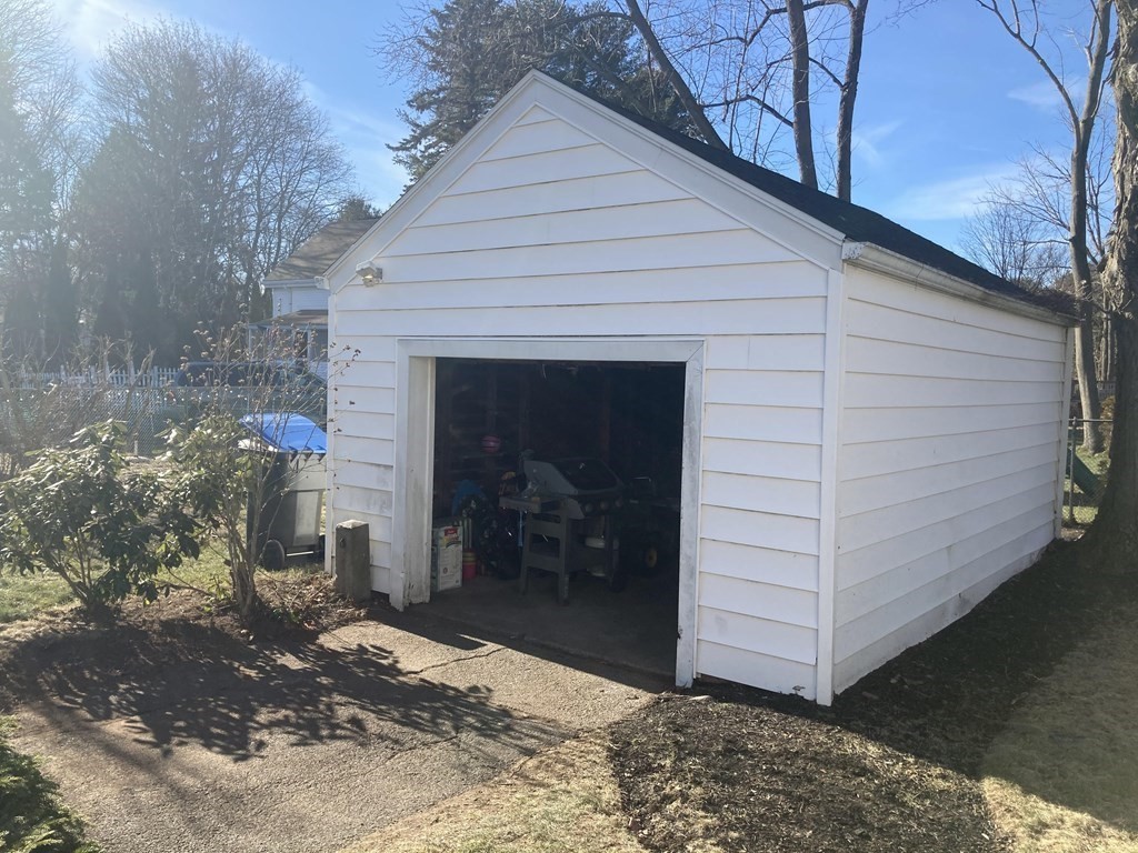 25 Forest Avenue