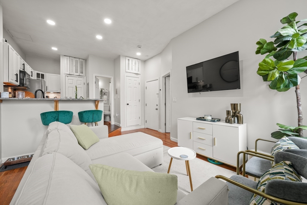 549 Columbus Avenue 2