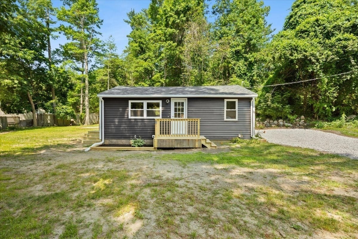 13 Cherry St, Lakeville MA 02347