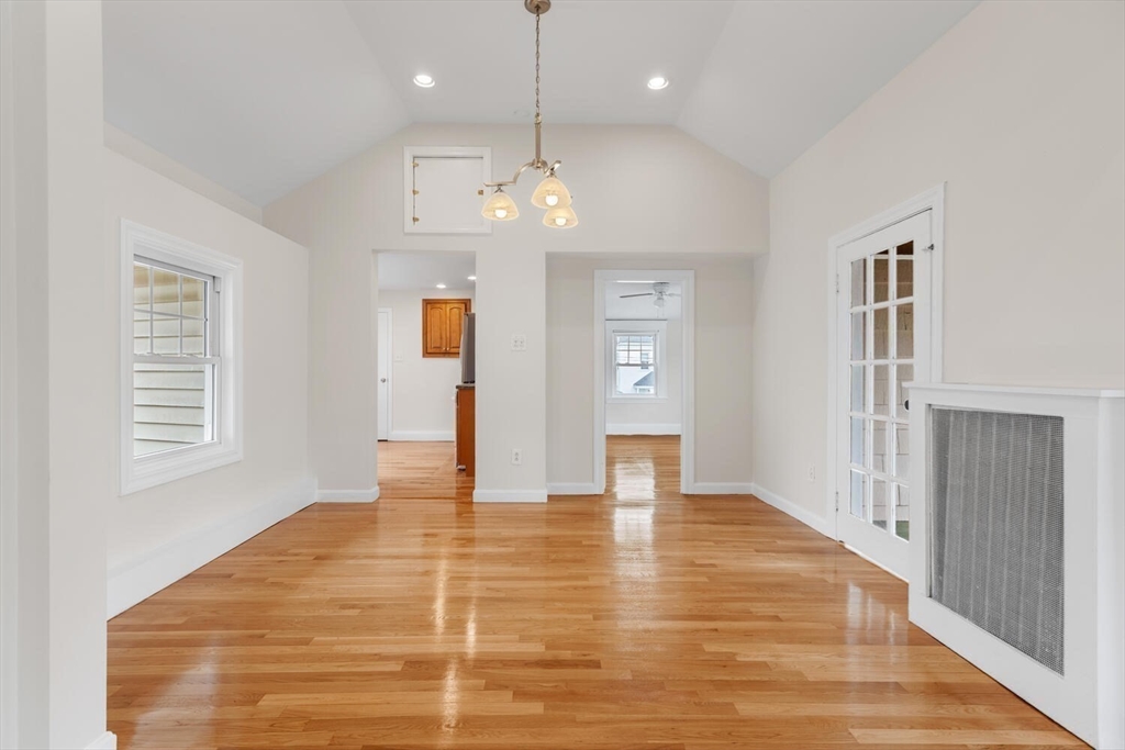 1088 Main Street 1088