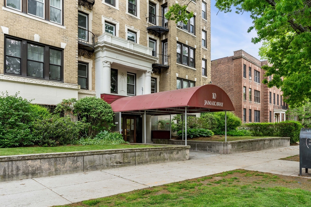 10 Jamaicaway 8